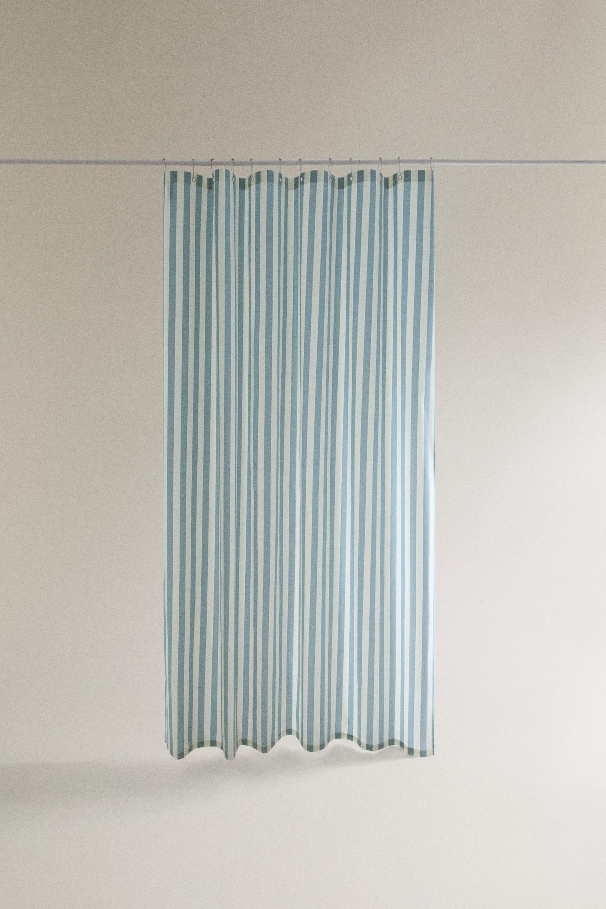 STRIPED SHOWER CURTAIN